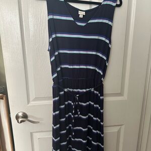 Striped Navy Blue & pink retro dress. Stretches & has cute tie at the waist.